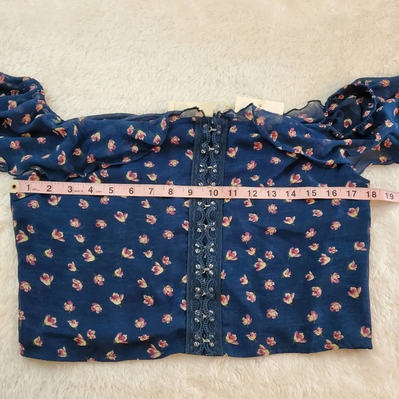 New With Tags! Fanco Large Floral Off The Shoulder Cropped Top - Picture 5 of 8